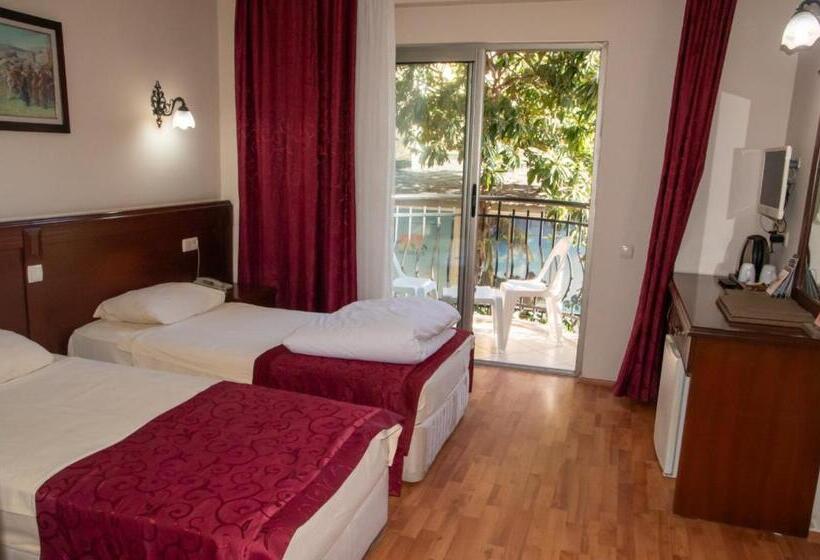 Номер Стандарт Индивидуальный с Балконом, Astoria Park Hotel & Spa All Inclusive