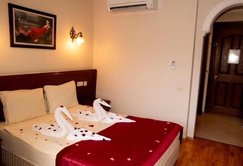 חדר סטנדרט יחיד עם מרפסת, Astoria Park Hotel & Spa All Inclusive