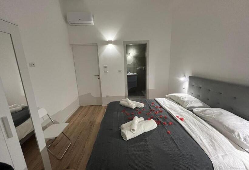 חדר בסיסי, La Nicchia