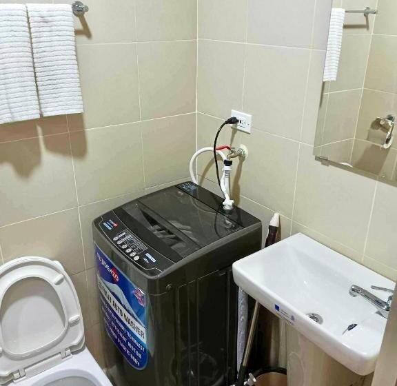 标准工作室带阳台, Cozy 1br W/wifi&netflix In Fame Near Shaw Mrt