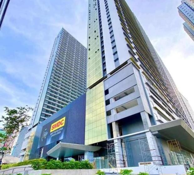 标准工作室带阳台, Cozy 1br W/wifi&netflix In Fame Near Shaw Mrt