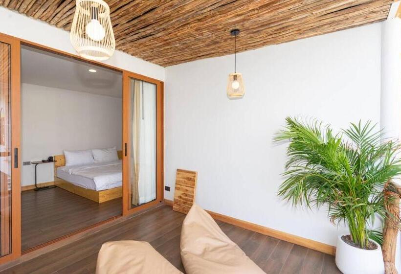 스탠다드 발코니 룸, De  Ocean Land เดอโอเชี่ยนแลนด์ เกาะล้าน