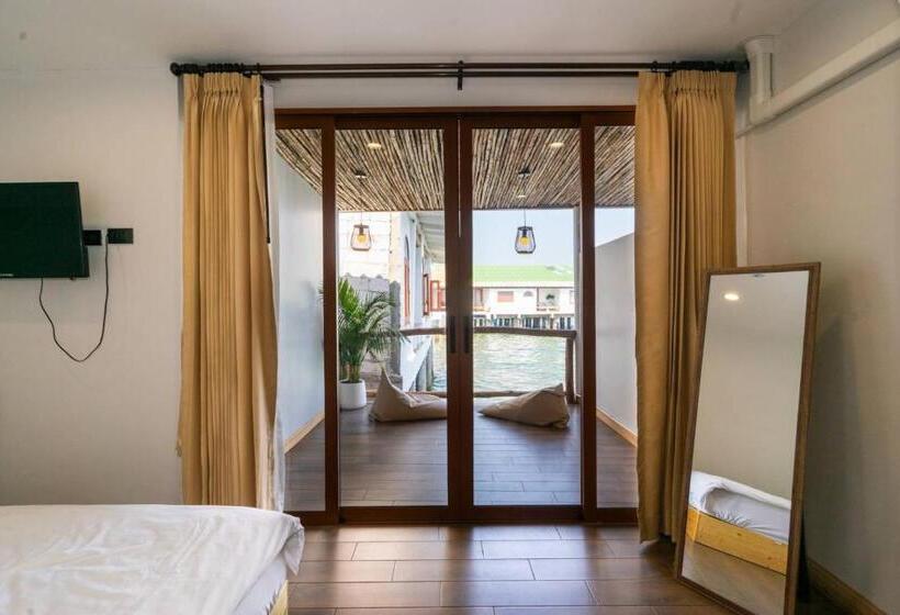 스탠다드 발코니 룸, De  Ocean Land เดอโอเชี่ยนแลนด์ เกาะล้าน