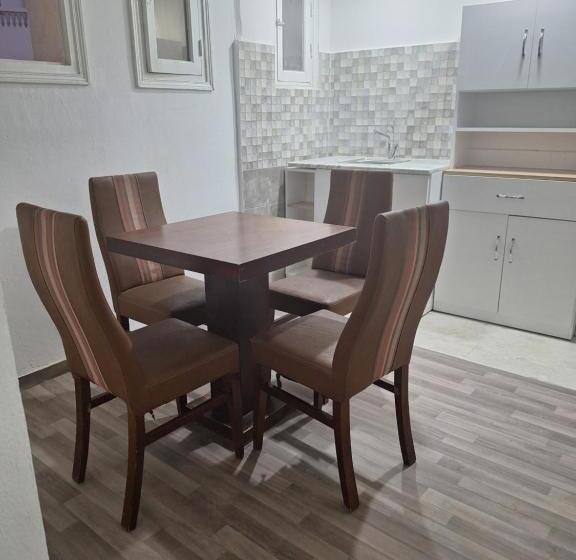 スイート, El Fawz