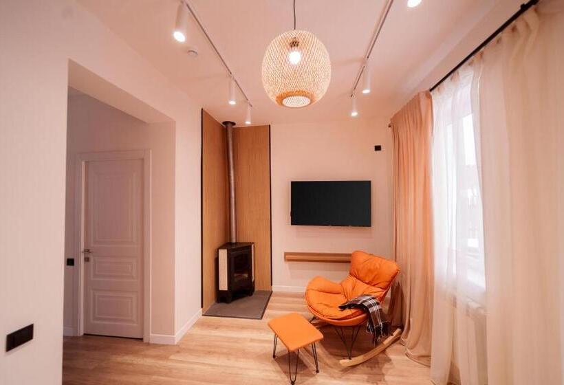 Семейный Номер Вид на Сад, Motives Inn Dilijan