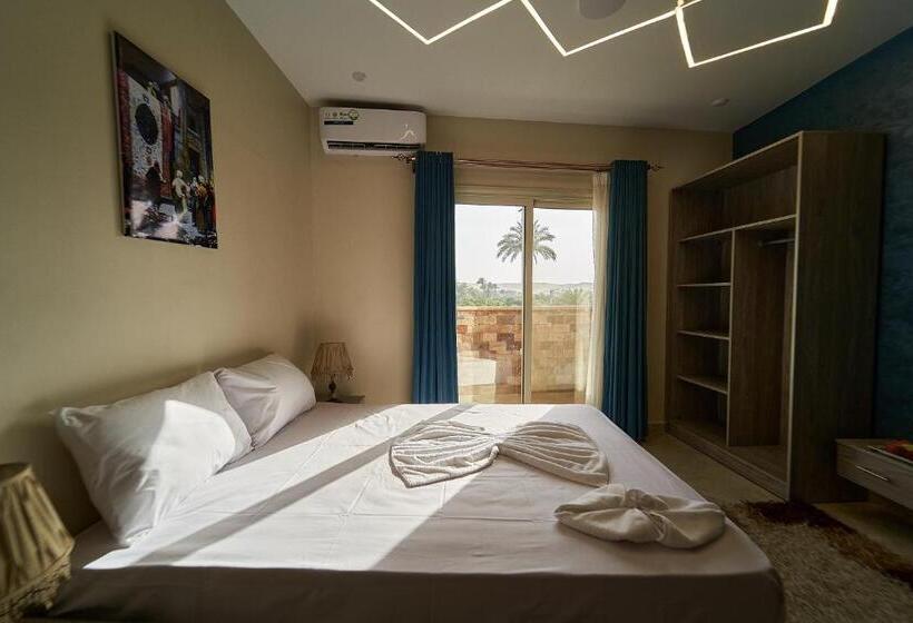 Deluxerum med Utsikt, New Gardenia Pyramids View