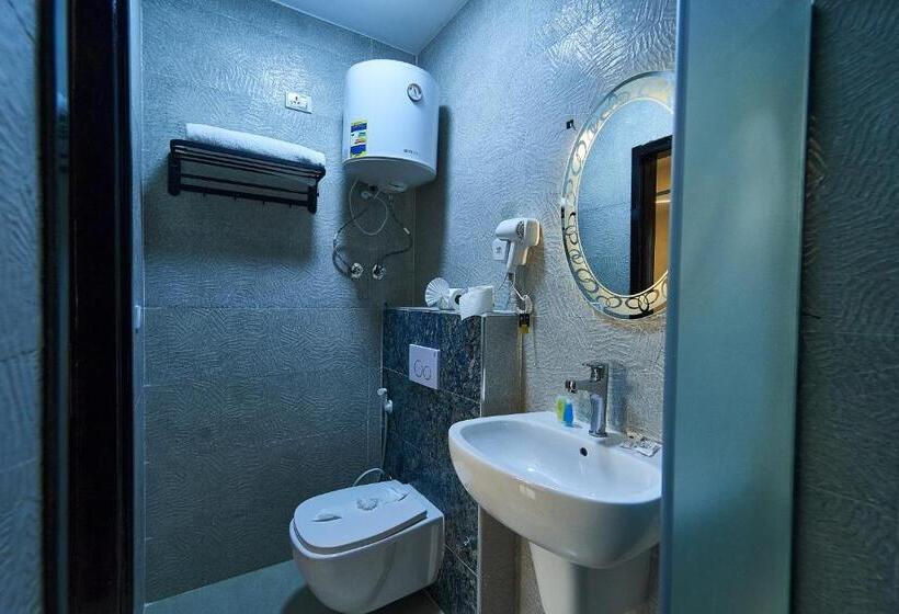 Standard Trippelrum med Utsikt, New Gardenia Pyramids View