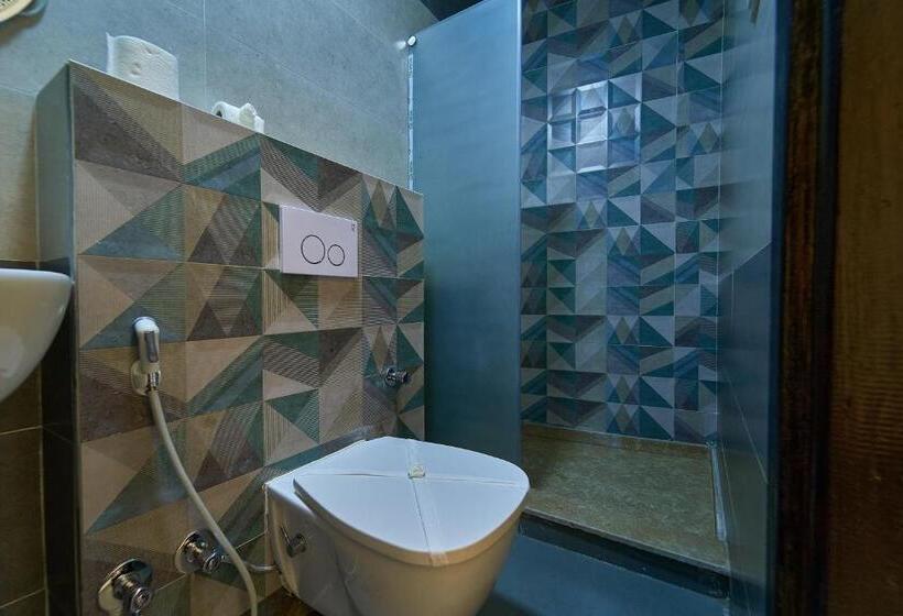 Standardrum King Size Säng, New Gardenia Pyramids View