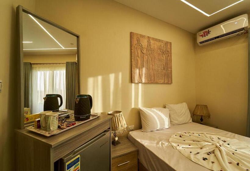 Deluxerum med Utsikt, New Gardenia Pyramids View