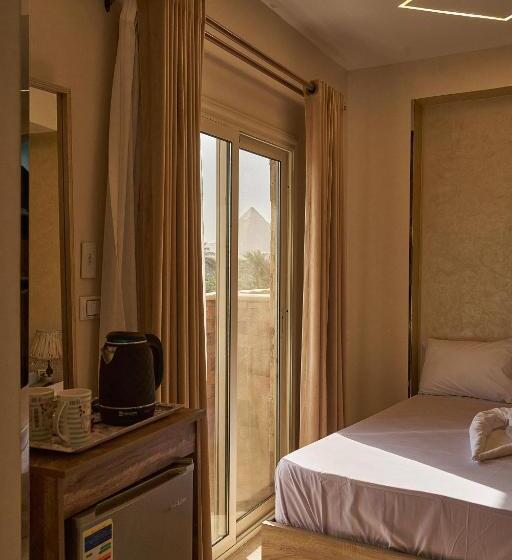 Standard Trippelrum med Utsikt, New Gardenia Pyramids View