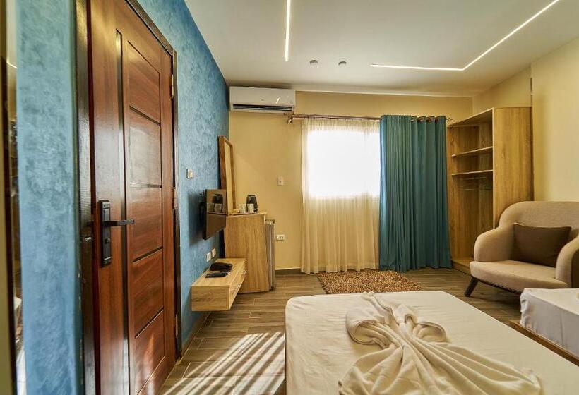 Superior Enkelrum, New Gardenia Pyramids View