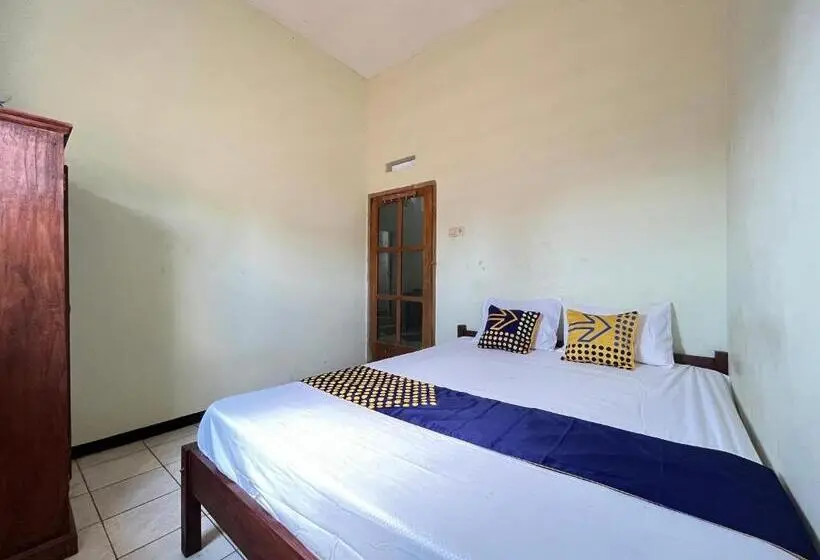 エコノミールーム, Spot On 93423 Kost Berkah