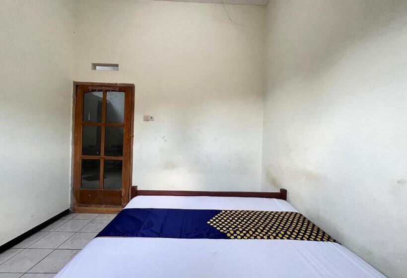 Номер Economy, Spot On 93423 Kost Berkah