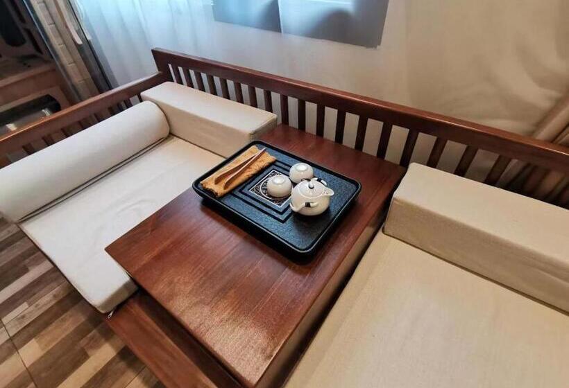 غرفة قياسية, 枕窗听雨客栈