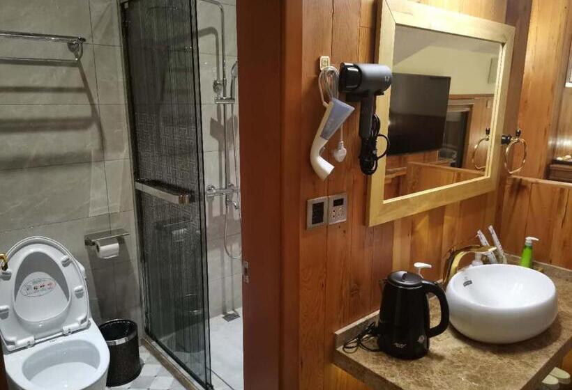 إستوديو سوبيريور, 枕窗听雨客栈