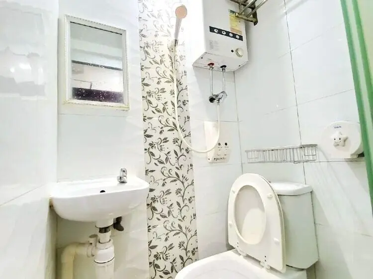 اتاق اکونومی, International Metro Guest House