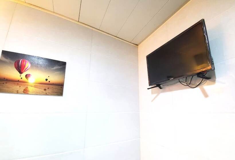 Economy Triple Room, International Metro Guest House