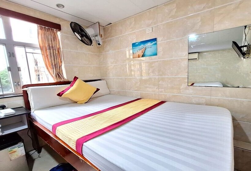 اتاق اکونومی, International Metro Guest House
