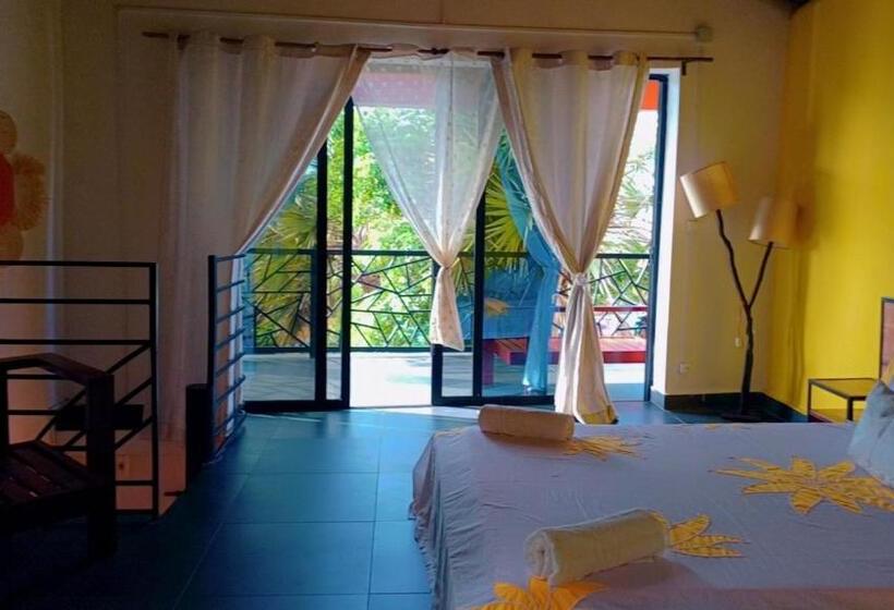 اتاق استاندارد با بالکن و چشمانداز دریا, Le Jardin Des Délices