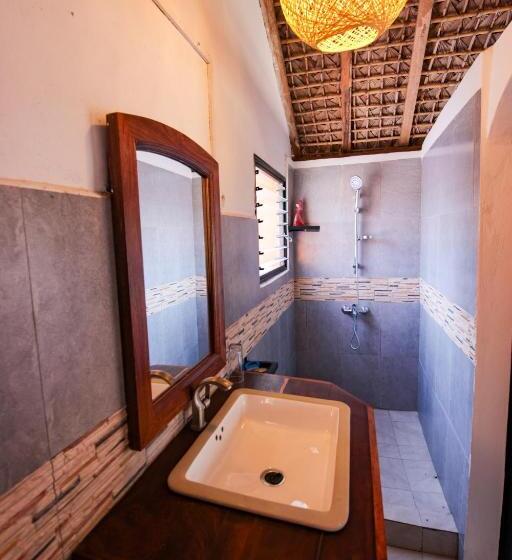 بانگلوی استاندارد, Le Jardin Des Délices