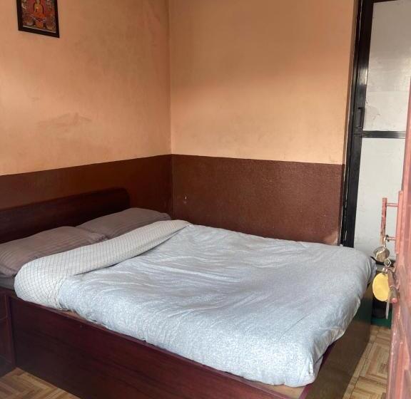 اتاق اکونومی, Nirvaan Guest House