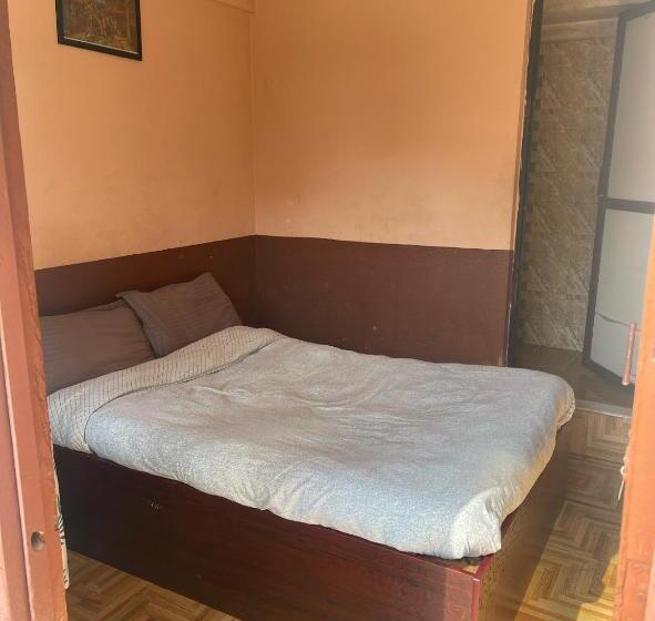 اتاق اکونومی, Nirvaan Guest House