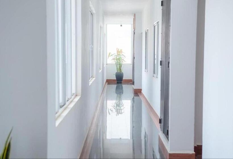 דירת חדר, Tan Thorng Angkor