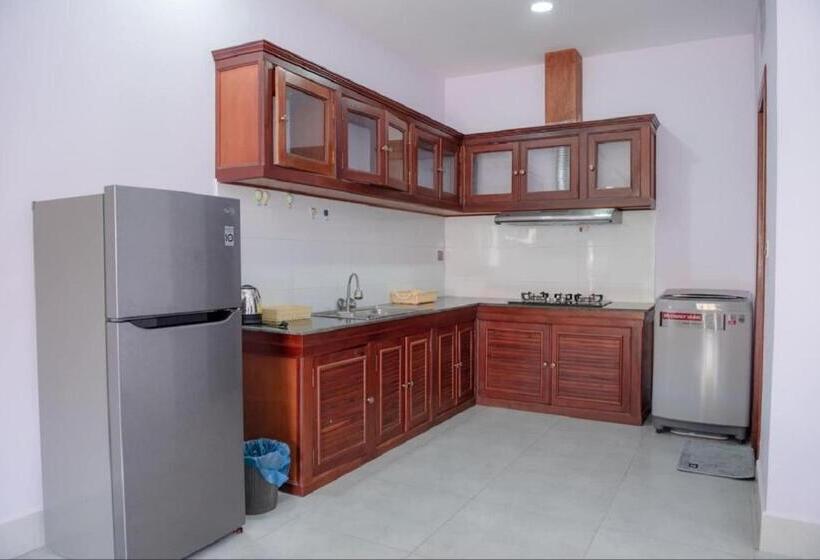 דירת חדר, Tan Thorng Angkor