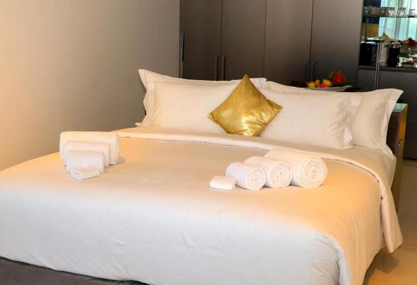 غرفة قياسية مطلّة علي البحيرة, Agandau House