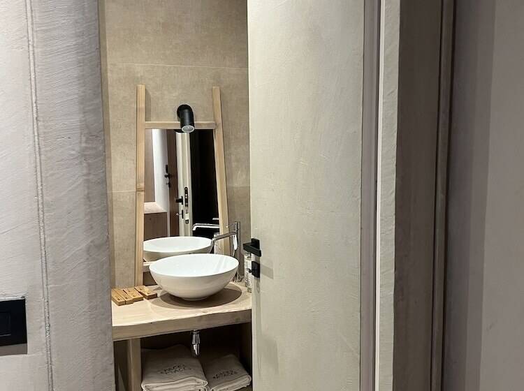 스탠다드 룸, Faces & Places Boutique