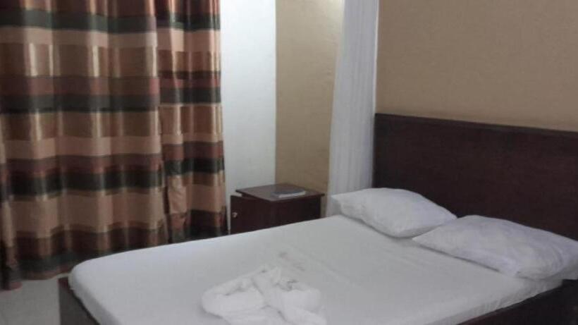 اتاق اکونومی, Manas Mtwapa Mombasa