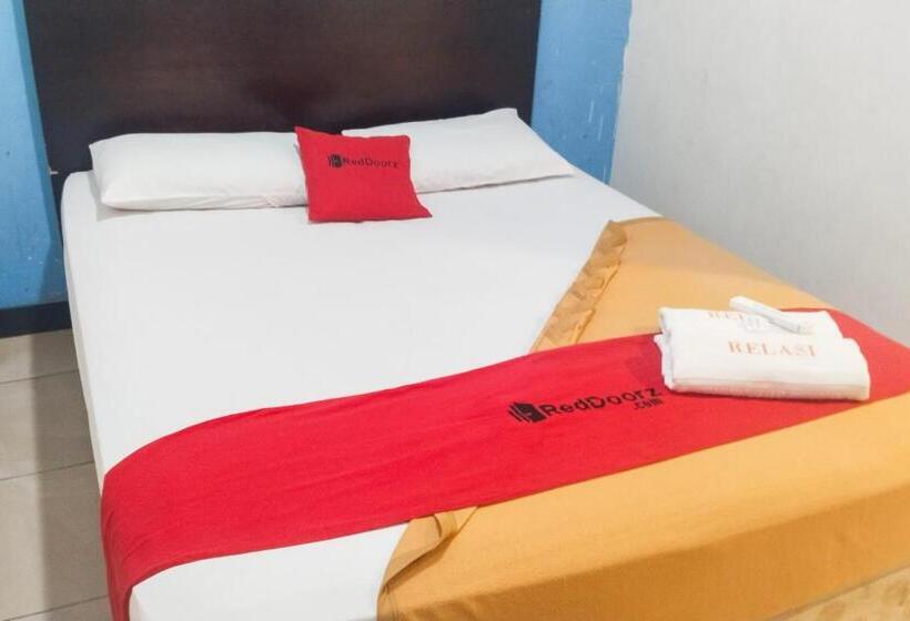 디럭스 룸, Reddoorz Near Living Plaza Palembang