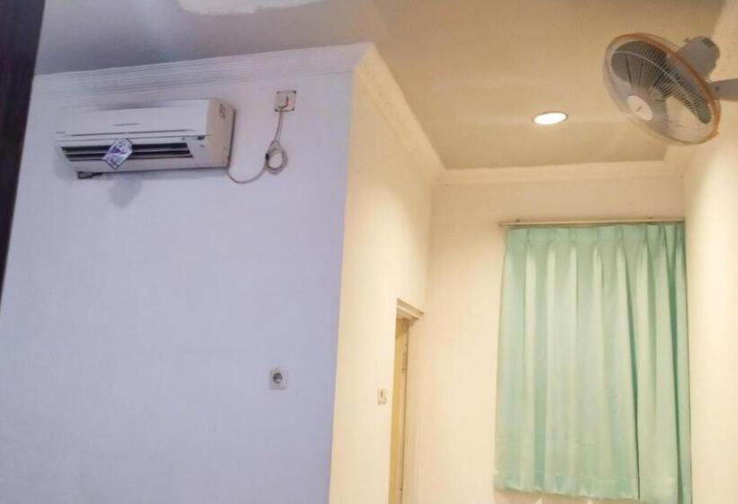 디럭스 룸, Reddoorz Near Living Plaza Palembang