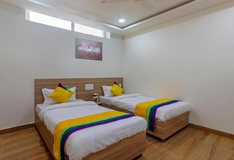 スタンダードルーム, Itsy Hotels Krishna Residency, Govardhan Chauraha