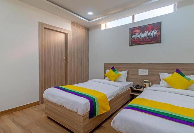 スタンダードルーム, Itsy Hotels Krishna Residency, Govardhan Chauraha