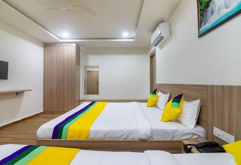デラックスルーム, Itsy Hotels Krishna Residency, Govardhan Chauraha