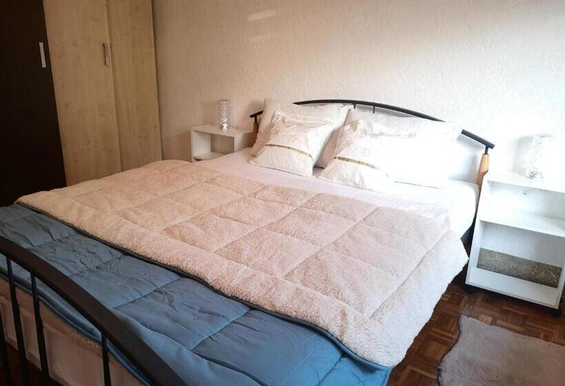 اتاق استاندارد با بالکن, Evergreen