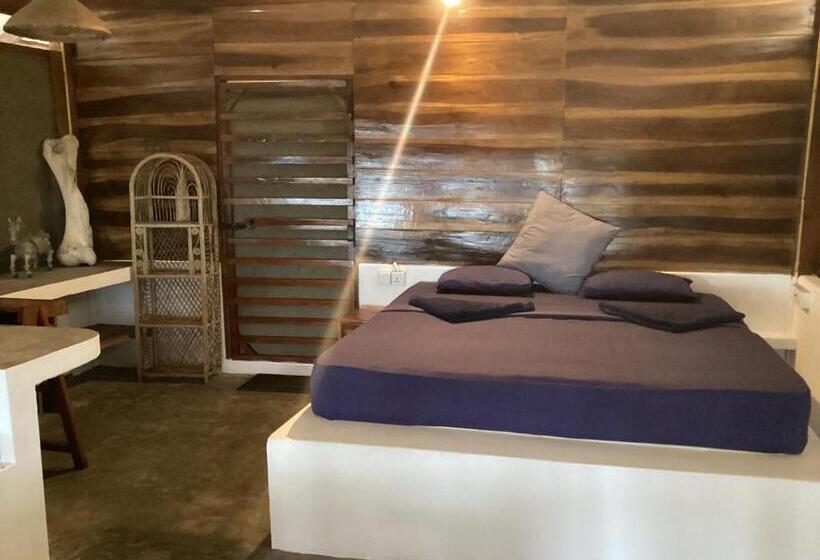اتاق لوکس با چشم‌انداز دریا, Upali Beach Surf Resort & Café