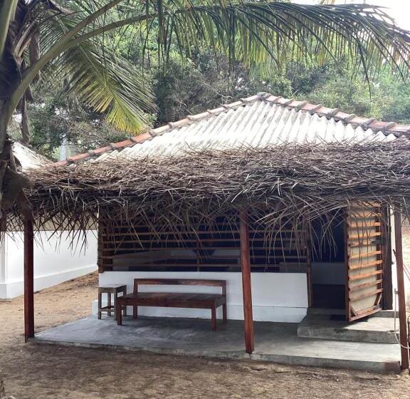 اتاق لوکس با چشم‌انداز دریا, Upali Beach Surf Resort & Café
