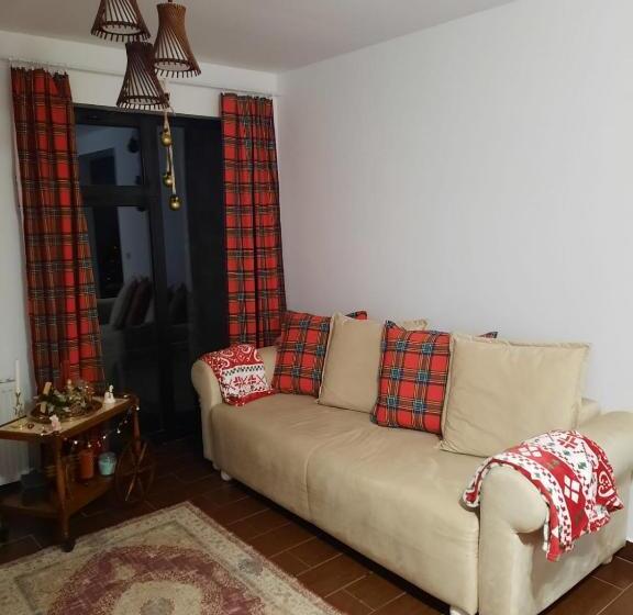 1ベッドルームハウス, Pensiunea Crenguța Fermecată