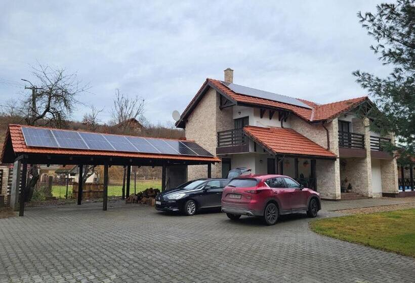 1ベッドルームハウス, Pensiunea Crenguța Fermecată