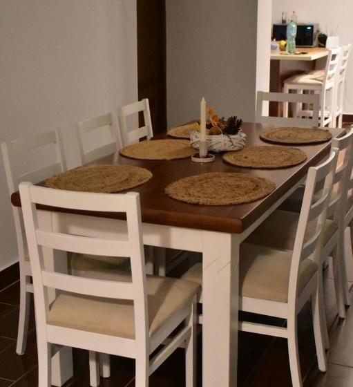 1ベッドルームハウス, Pensiunea Crenguța Fermecată