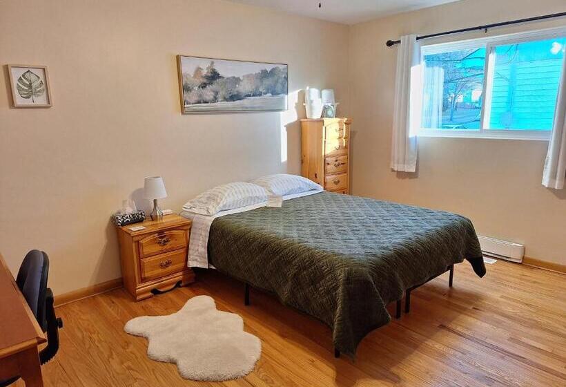 اتاق استاندارد با سرویس بهداشتی مشترک, The Resurgo Room   5 Min Walk To Moncton Hospital