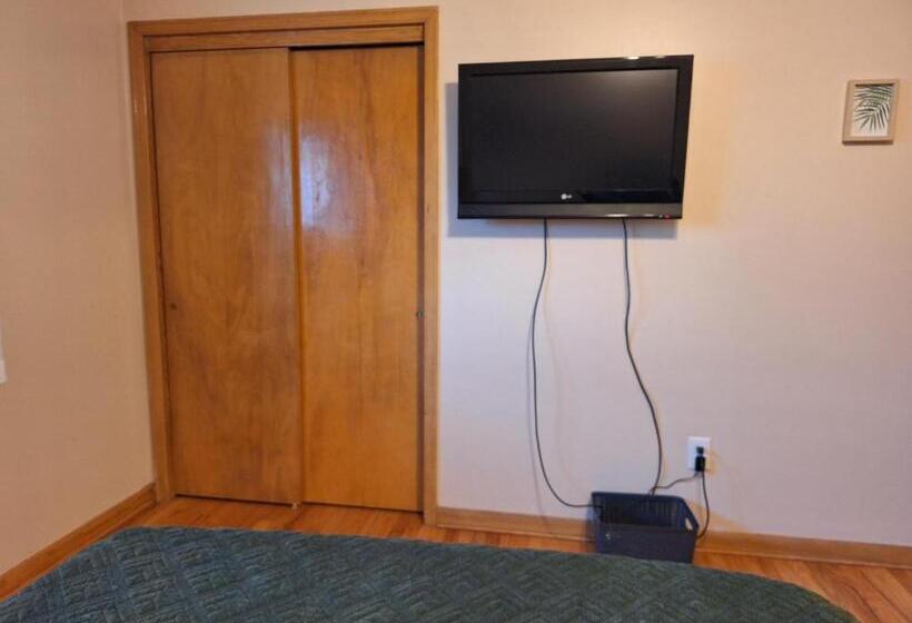 اتاق استاندارد با سرویس بهداشتی مشترک, The Resurgo Room   5 Min Walk To Moncton Hospital