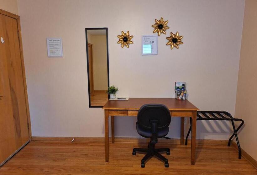 Номер Стандарт Совместная Ванная, The Resurgo Room   5 Min Walk To Moncton Hospital