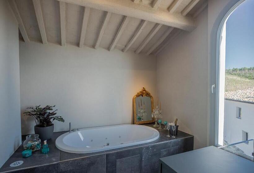 סוויטה משפחתית, Relais Borgo Elissa