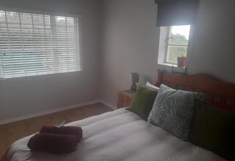 Talo 2 Makuuhuonetta, Cindywood Cottage Airbnb