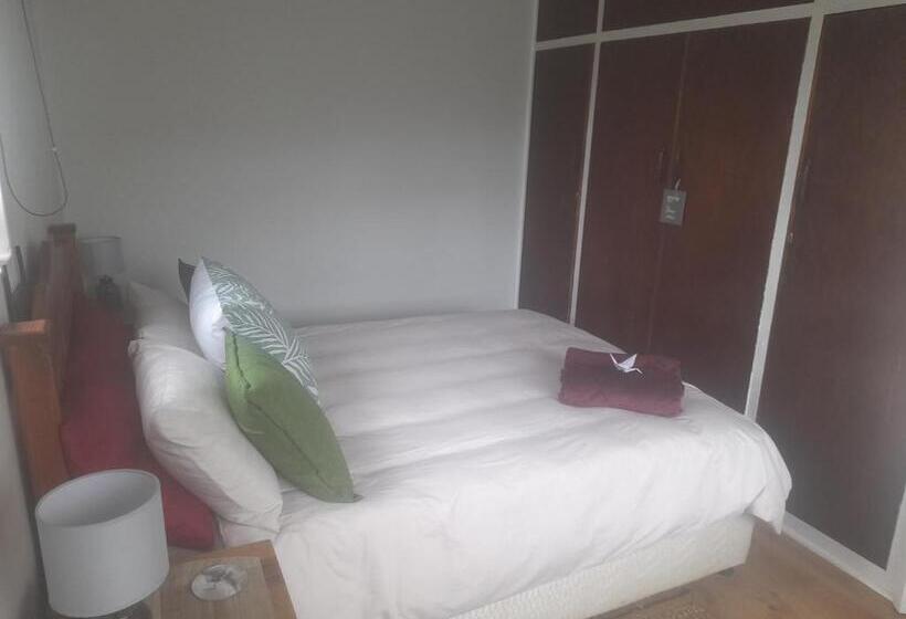 Talo 2 Makuuhuonetta, Cindywood Cottage Airbnb