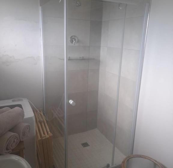 Talo 2 Makuuhuonetta, Cindywood Cottage Airbnb
