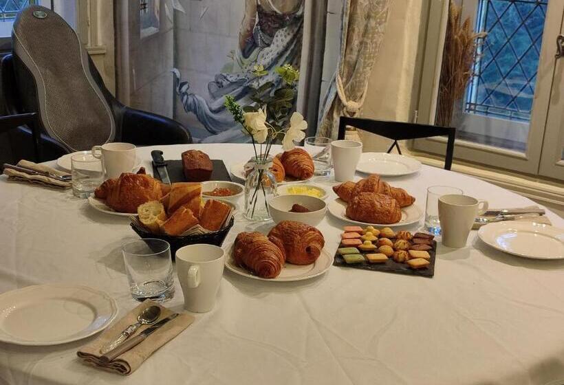 Perhesviitti, Maison D Hôtes Prince Face Au Château Du Clos Luce